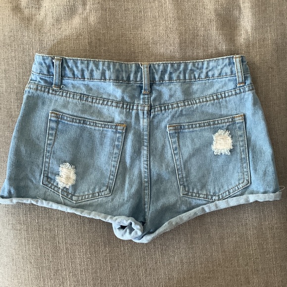✨CALI JEAN SHORTS SIZE US 7 - Picture 2 of 2